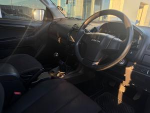 Isuzu KB 250D-Teq double cab LE - Image 6