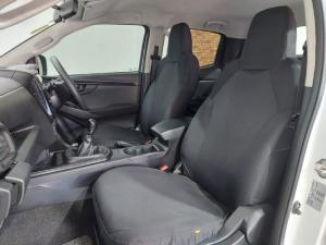 Isuzu D-Max 1.9TD double cab L manual - Image 6