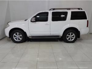Nissan Pathfinder 2.5dCi LE auto - Image 2