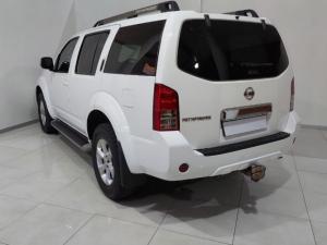 Nissan Pathfinder 2.5dCi LE auto - Image 3
