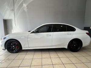 BMW 3 Series 320i Mzansi Edition - Image 2