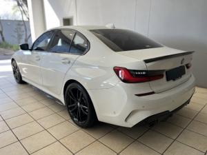 BMW 3 Series 320i Mzansi Edition - Image 3
