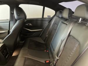 BMW 3 Series 320i Mzansi Edition - Image 6