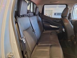 Nissan Navara 2.3D double cab 4x4 LE auto - Image 10