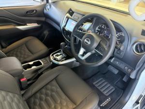Nissan Navara 2.3D double cab Stealth auto - Image 5