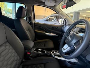 Nissan Navara 2.3D double cab Stealth auto - Image 6