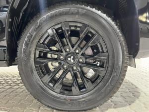Mitsubishi Pajero Sport 2.4DI-D 4x4 - Image 12