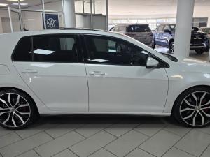 Volkswagen Golf GTI - Image 10