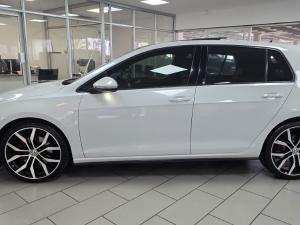 Volkswagen Golf GTI - Image 11