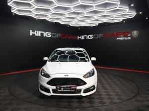 Ford Focus ST 3 - Image 2