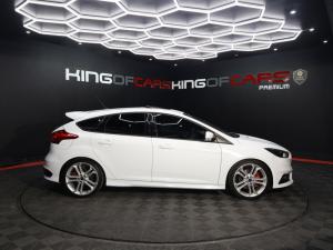 Ford Focus ST 3 - Image 3