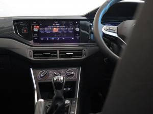 Volkswagen Polo hatch 1.0TSI Life manual - Image 13
