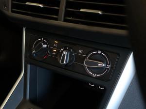 Volkswagen Polo hatch 1.0TSI Life manual - Image 17