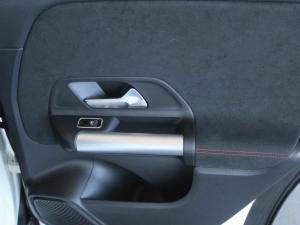 Mercedes-Benz GLA GLA200 Progressive - Image 12