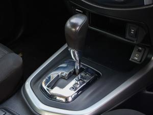 Nissan Navara 2.5DDTi double cab SE Plus auto - Image 11