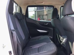 Nissan Navara 2.5DDTi double cab SE Plus auto - Image 15