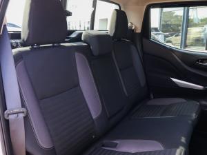 Nissan Navara 2.5DDTi double cab SE Plus auto - Image 16