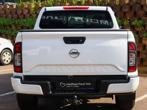 Nissan Navara 2.5DDTi double cab SE Plus auto - Image 20