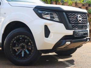 Nissan Navara 2.5DDTi double cab SE Plus auto - Image 3