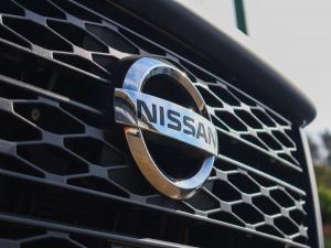 Nissan Navara 2.5DDTi double cab SE Plus auto - Image 5