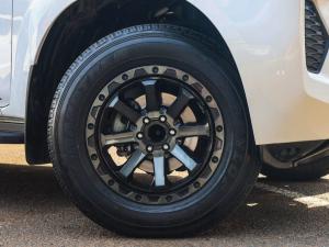 Nissan Navara 2.5DDTi double cab SE Plus auto - Image 6
