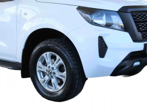 Nissan Navara 2.5DDTi double cab SE Plus auto - Image 5