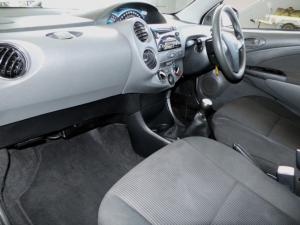 Toyota Etios sedan 1.5 Sprint - Image 7