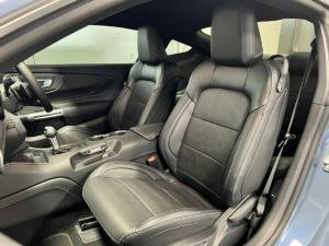 Ford Mustang 5.0 GT fastback - Image 13