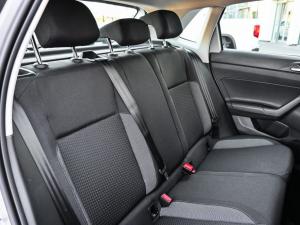 Volkswagen Polo hatch 1.0TSI Life manual - Image 14