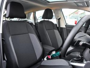 Volkswagen Polo hatch 1.0TSI Life manual - Image 5