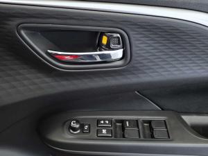 Suzuki Swift 1.2 GLX auto - Image 15