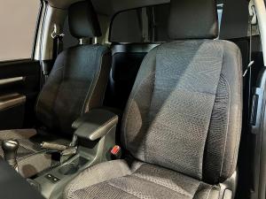 Toyota Hilux 2.4GD-6 Xtra cab Raider manual - Image 14