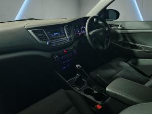 Hyundai Tucson 2.0 Premium - Image 12
