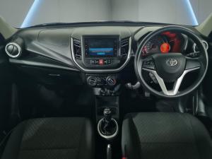 Toyota Vitz 1.0 XR manual - Image 11