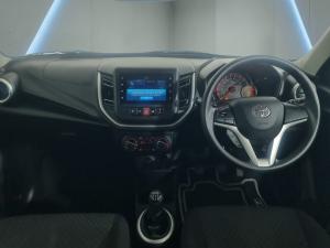 Toyota Vitz 1.0 XR manual - Image 9