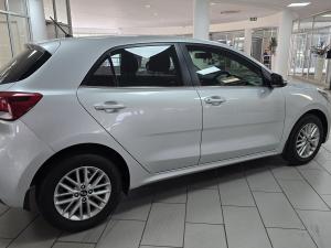 Kia Rio hatch 1.4 LX auto - Image 4