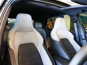Volkswagen Golf R - Image 20