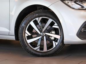 Volkswagen Polo hatch 1.0TSI Life auto - Image 3