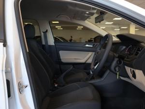 Volkswagen Polo sedan 1.6 manual - Image 13