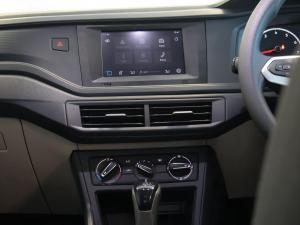 Volkswagen Polo sedan 1.6 manual - Image 17