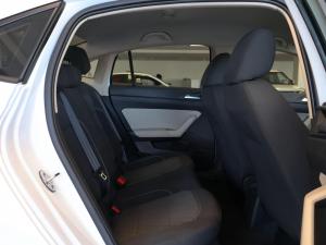 Volkswagen Polo sedan 1.6 manual - Image 13