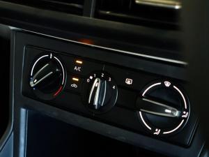 Volkswagen Polo sedan 1.6 manual - Image 14
