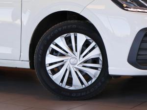 Volkswagen Polo sedan 1.6 manual - Image 3