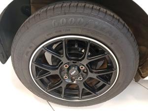 Hyundai Grand i10 1.0 Premium hatch - Image 8