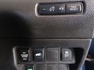 Nissan X-Trail 2.5 4x4 Acenta Tech - Image 12