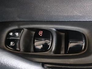 Nissan X-Trail 2.5 4x4 Acenta Tech - Image 14