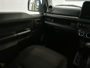 Suzuki Jimny 1.5 GLX AllGrip 5-door auto - Image 17