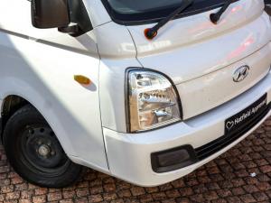 Hyundai H-100 Bakkie 2.6D deck (aircon) - Image 9