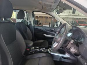 Nissan Navara 2.5DDTi double cab SE auto - Image 10
