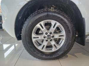 Nissan Navara 2.5DDTi double cab SE auto - Image 9